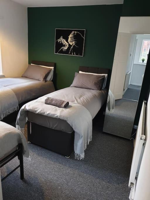 Casa vacanze Perry House! Sleeps 7,ideal For Contractors & Business Stays, Large Driveway With & Car Parking Nottingham